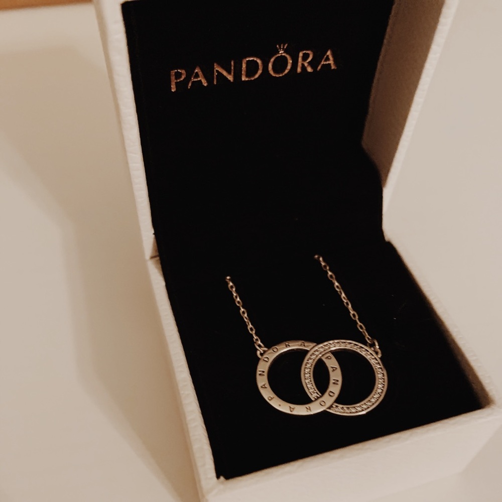 Brand new Pandora necklace *RARE*